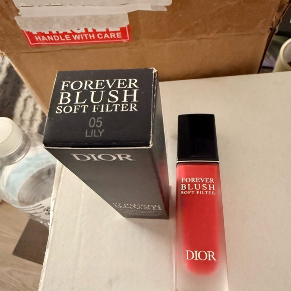 Dior Other - Dior Forever Blush Soft Filter - Vibrant Red